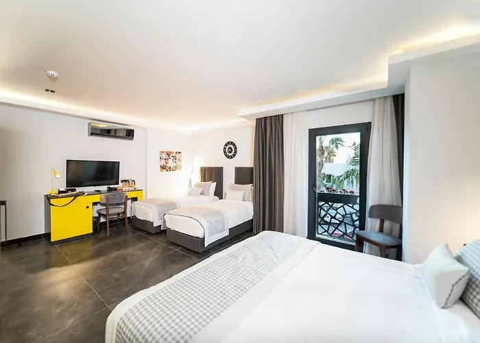 Sea Palm Hotel